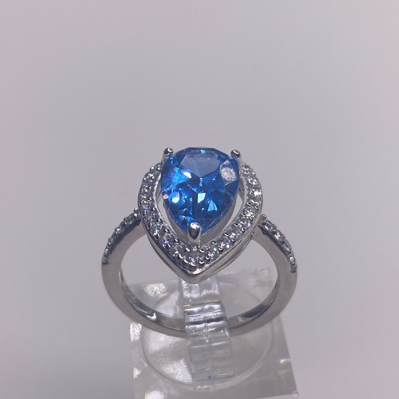 BLUE TOPAZ SIMULATED STONES AROUND CENTER -SET IN STERLING SILVER (7) - Picture 4 of 7